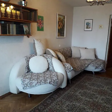 Pansiyon Apartmtnt Near Victori Squaue *